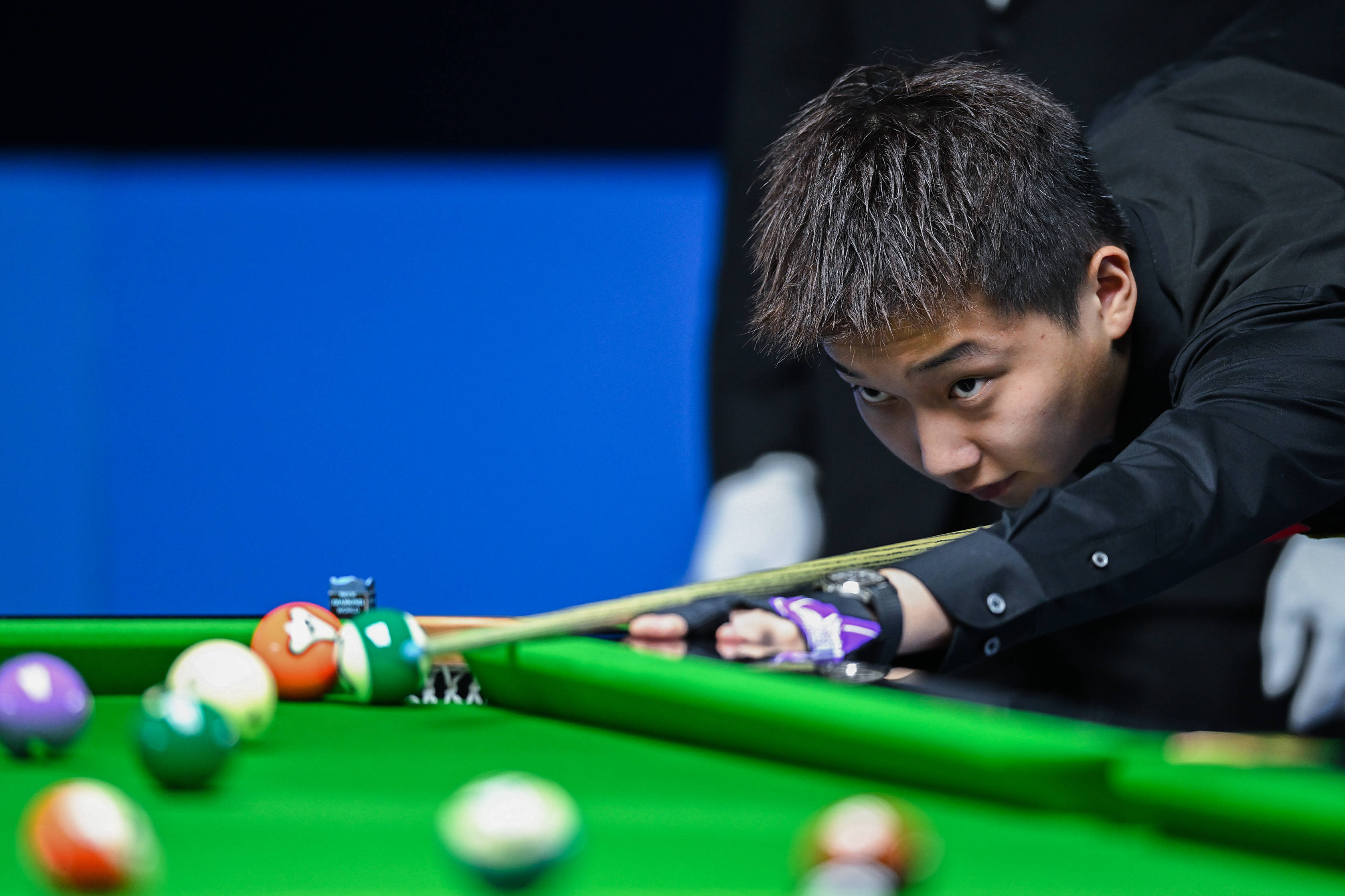 决定比赛结 决定比赛结