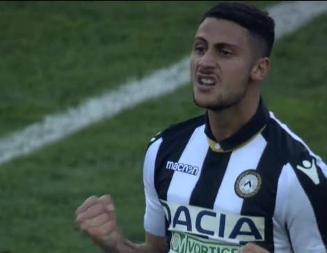 他在场外也 他在场外也